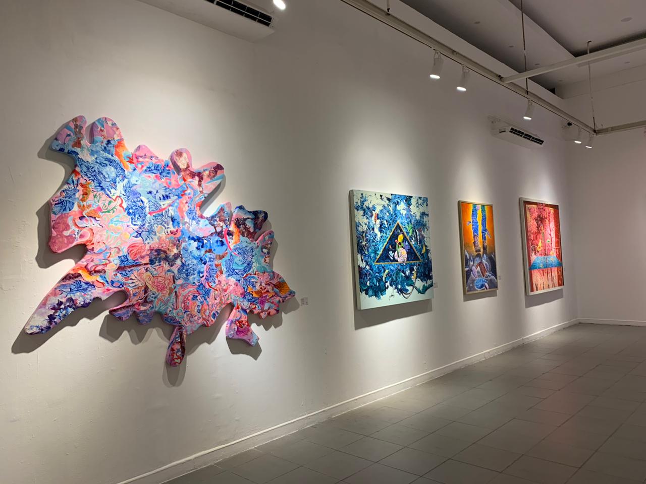 Seni yang Bisa Disentuh: Bagaimana Galeri Dean's Place Menggunakan 'Haptic-Holos' untuk Pengalaman Tanpa Batas