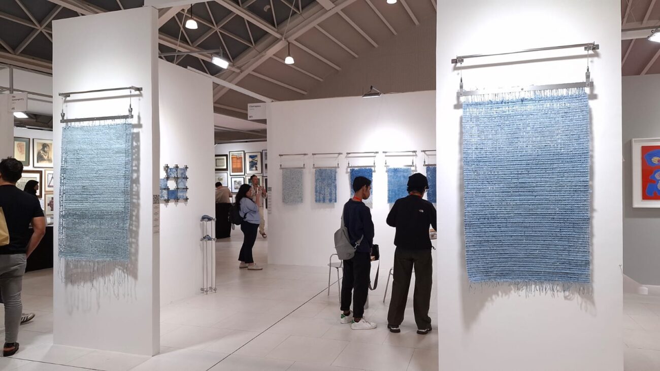 Seni yang Bisa Mendengar: Mengapa Galeri Dean's Place Menjadi Destinasi 'Neuro-Art' Pertama di Tahun 2026?